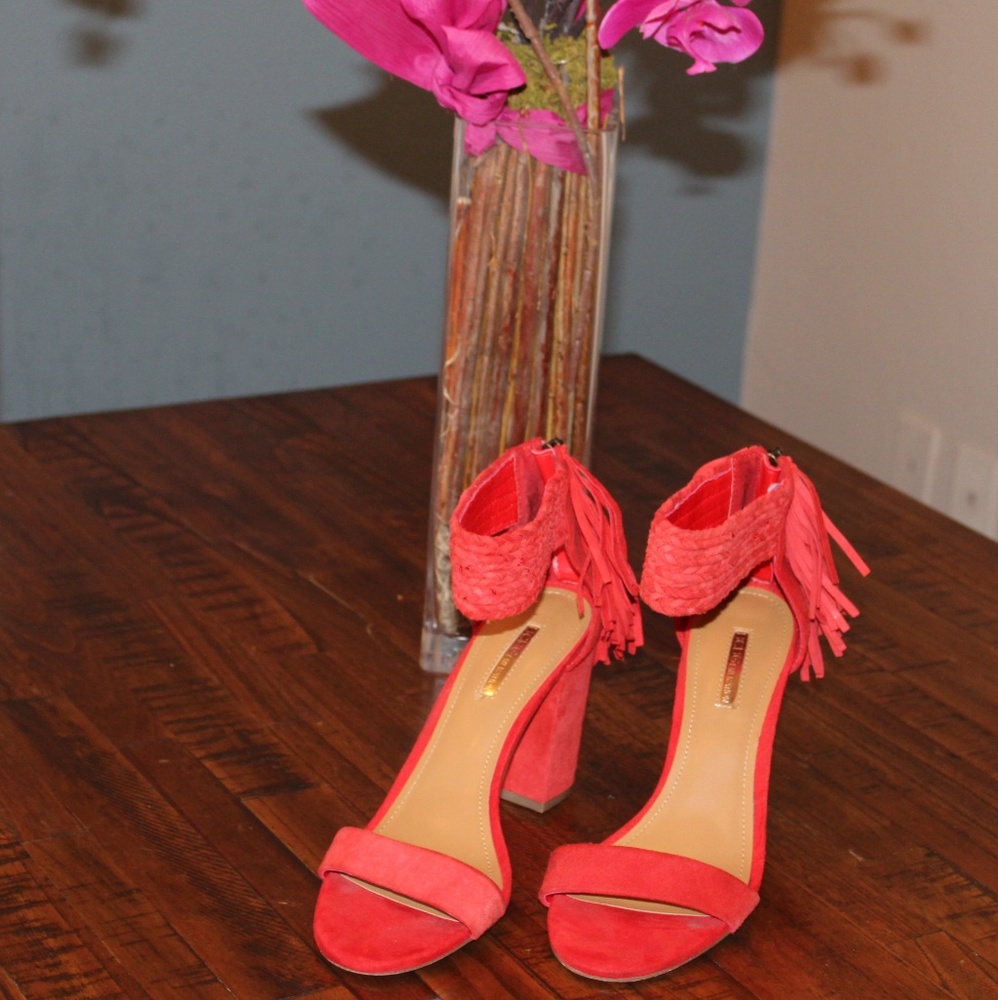 Heels - Picture 2 of 2